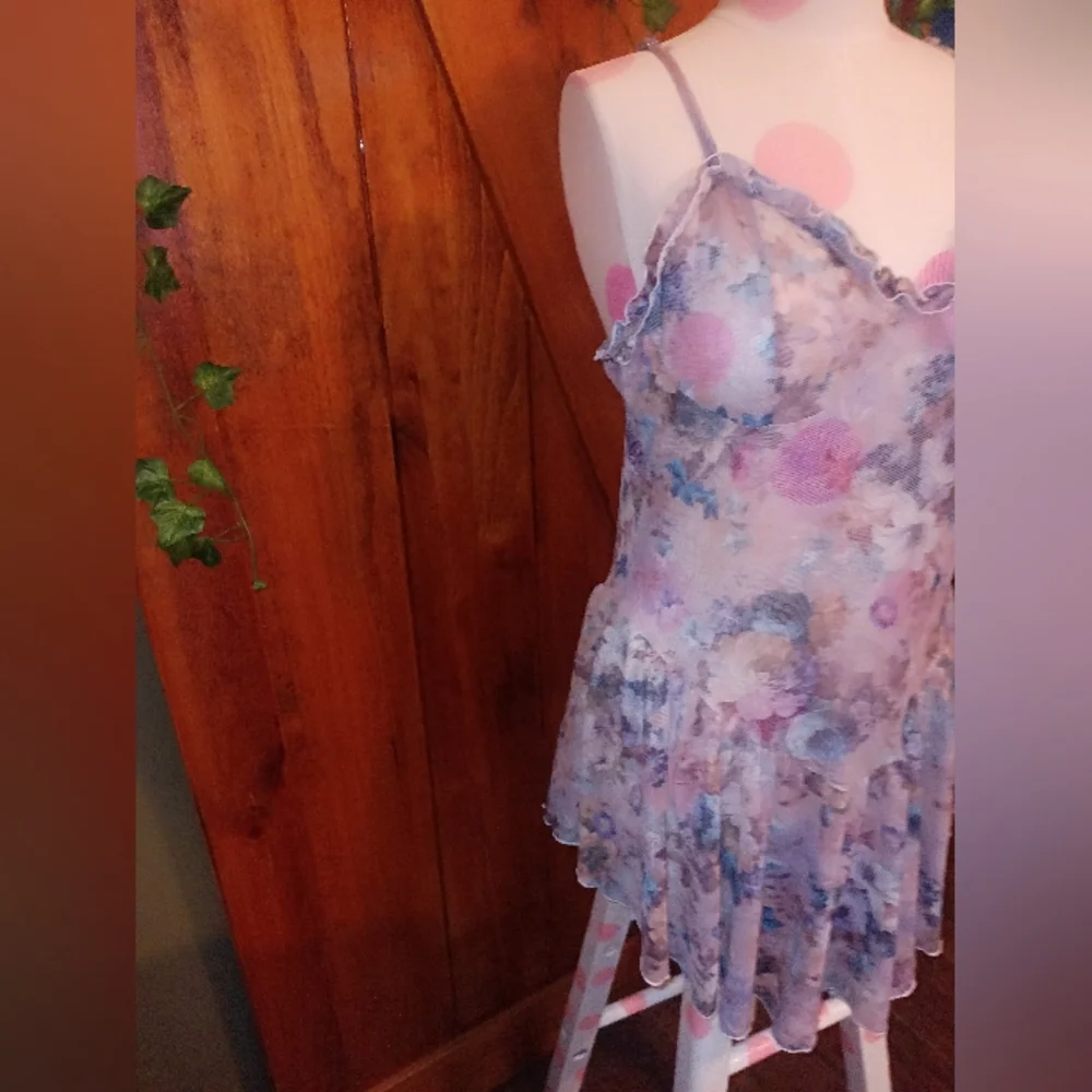 **NWOT** Floral (Sheer) Nighty 👗 🌺 - Picture 3 of 15